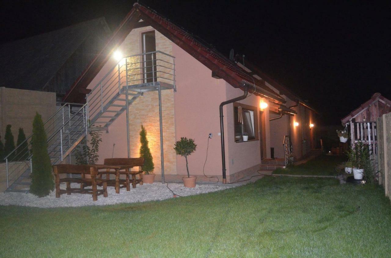 Hotel Ezathouse Devičie Krupina Exteriér fotografie